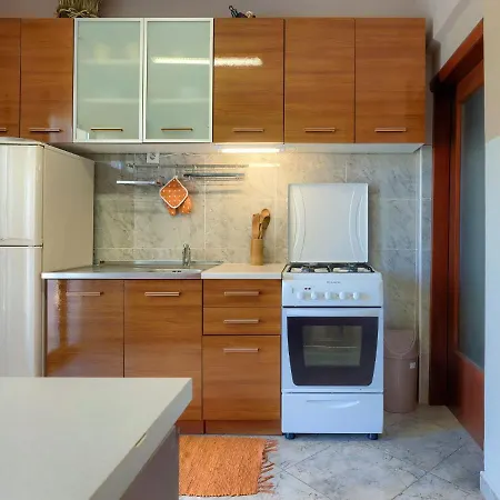 Dora - Roj471 By Interhome